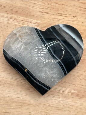 🌑Druzy Black Banded Agate Crystal Heart Figure🌑